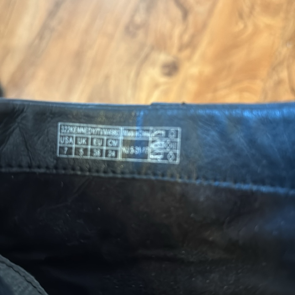 Vionic booties - Picture 2 of 10